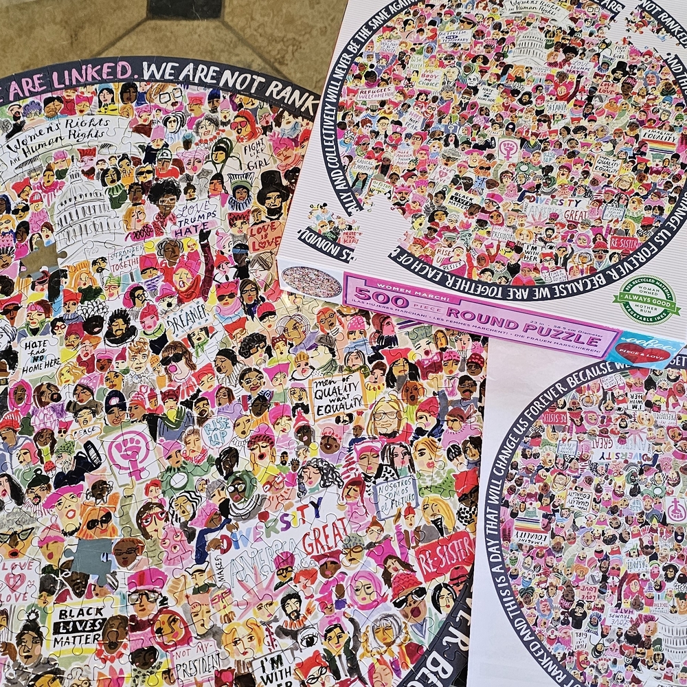 Women's Diversity Faces 500-Piece Round Puzzle